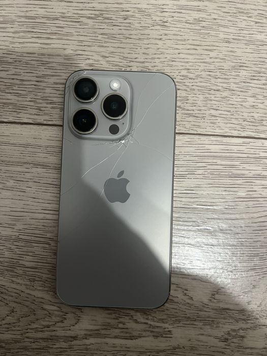 Продам айфон 15 про