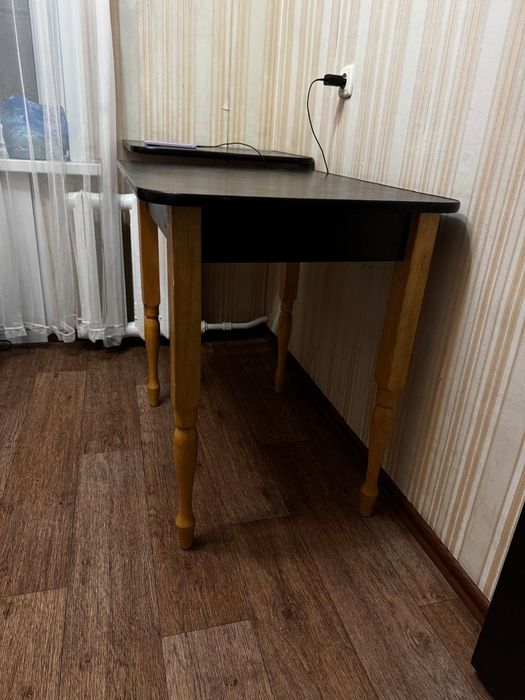 Продам стол на кухню
