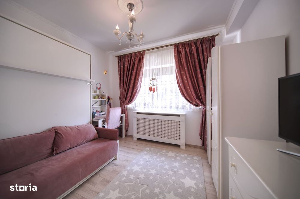 Proprietar vând apartament deosebit cu 170m curte privata 3camere2 bai