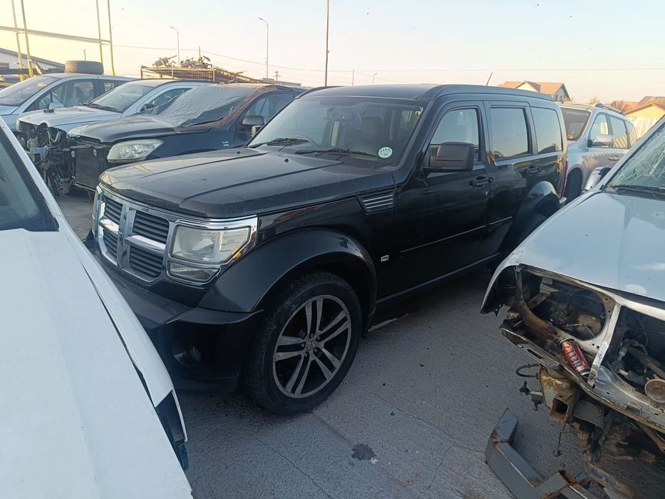 Dezmembrez Dodge Nitro 2.8crd automat