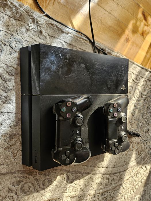 Продам playstation 4 на 512гб