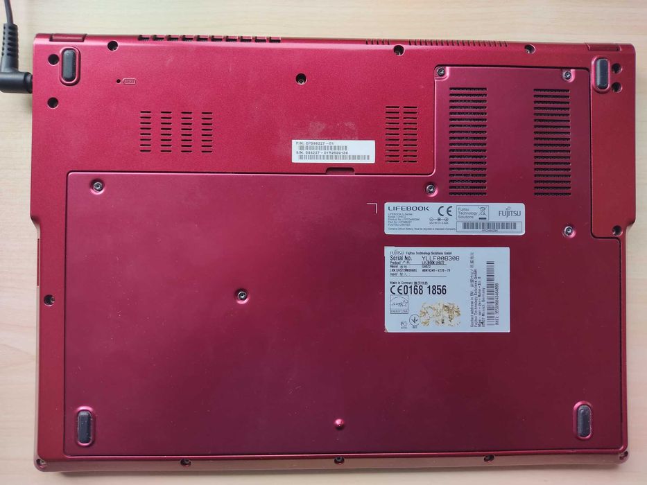 Лаптоп Fujitsu Lifebook - лицензиран Windows 10 Pro