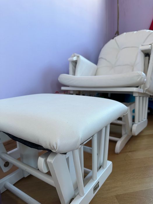 Люлеещо кресло за кърмене ChildHome с табуретка