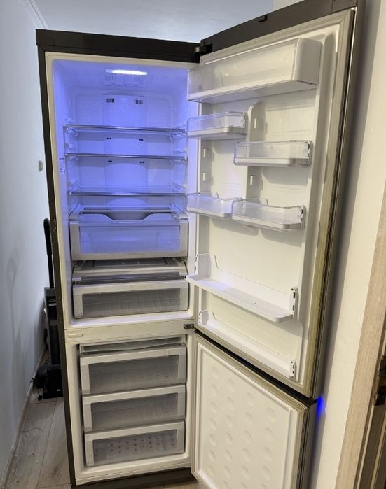 Продам холодильник Samsung