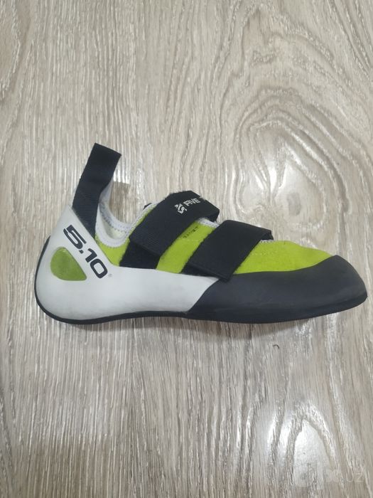 Продам скальные туфли