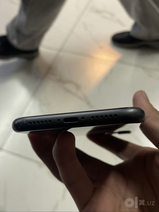 Iphone 11 sotiladi