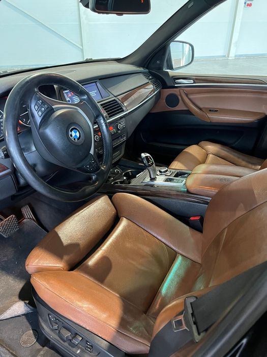 BMW X5 286 CP head up,schimb cu teren in Oradea ofer diferenta
