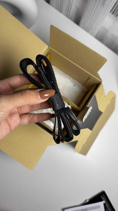 Sony Alpha ZV-E10 cu obiectiv 16-50 mm F/3.5-5.6