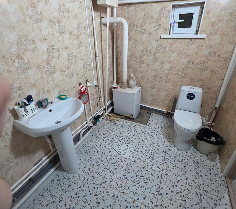 Достық ауылынан жер үй сатылады.