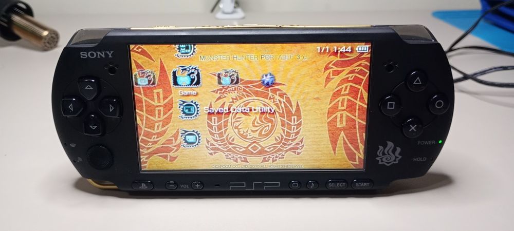 PSP 3000 Monster Hunter Portable 3rd edition (aftermarket shell)