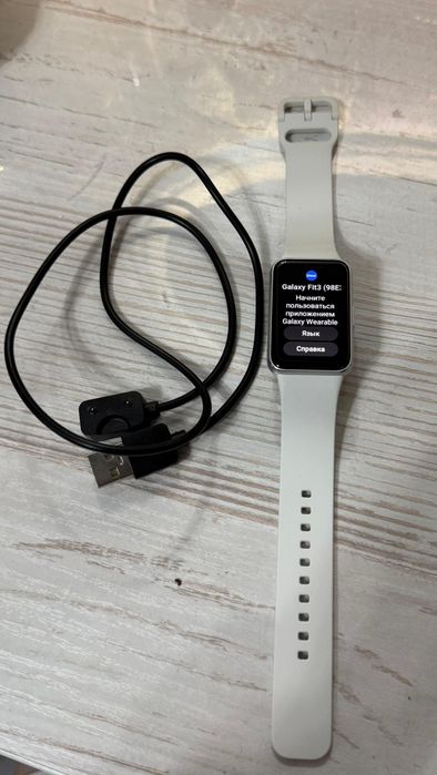 Продам фитнес-часы Samsung Galaxy Fit 3