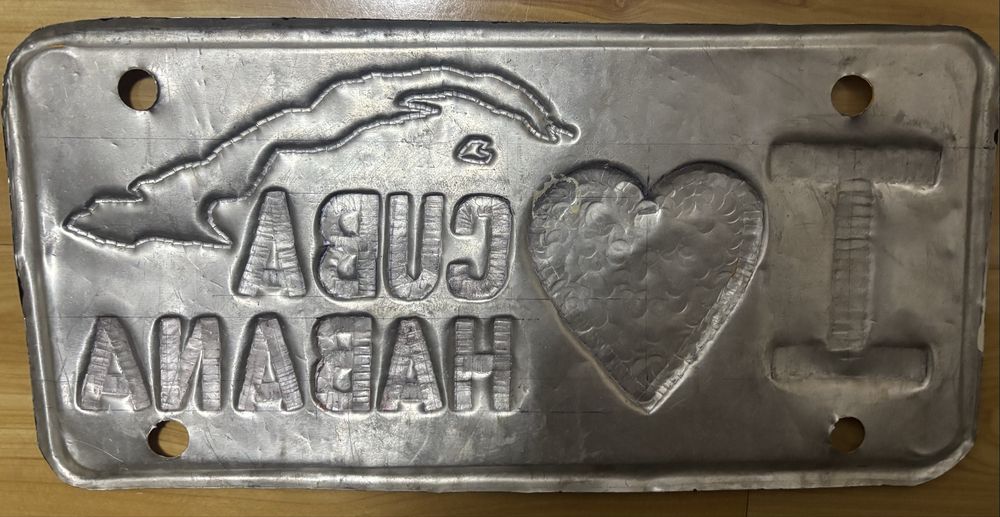 Металическая табличка