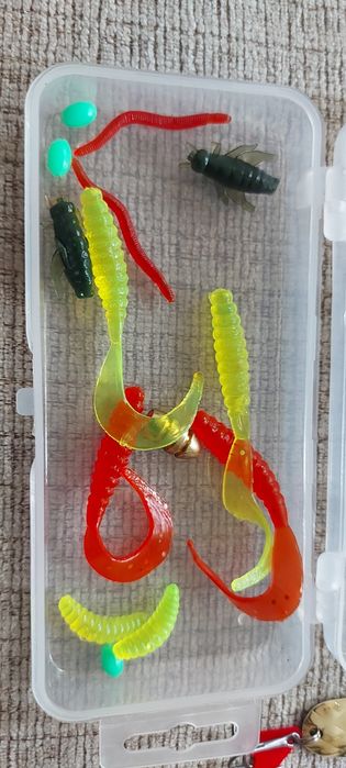 Воблери, клатушки 22 части за спининг риболов воблери блесни клатушки