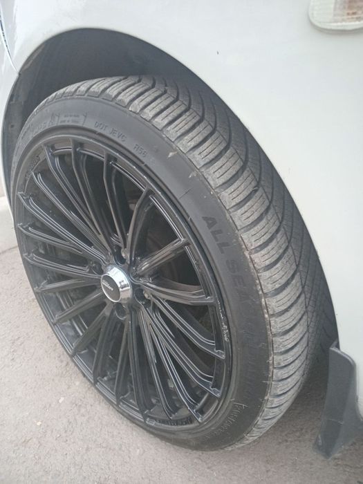 R17 diska balon 205/40 sotiladi