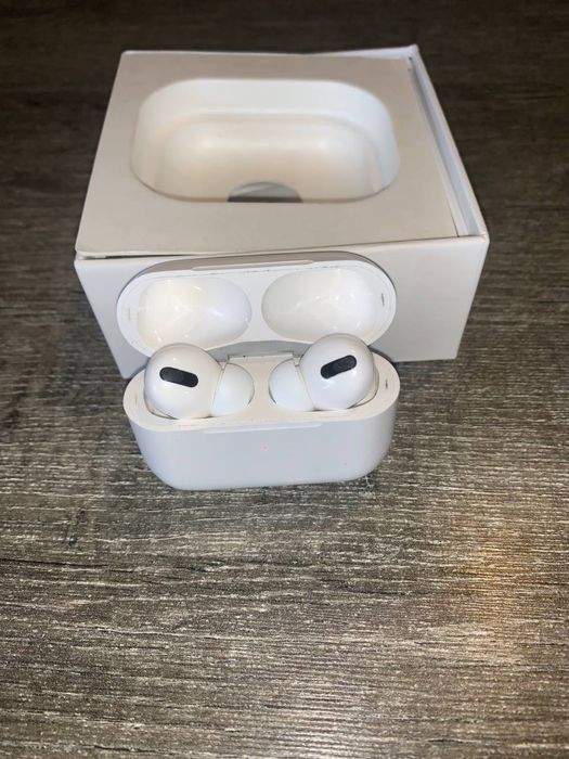 ПРОДАМ AirPods Pro