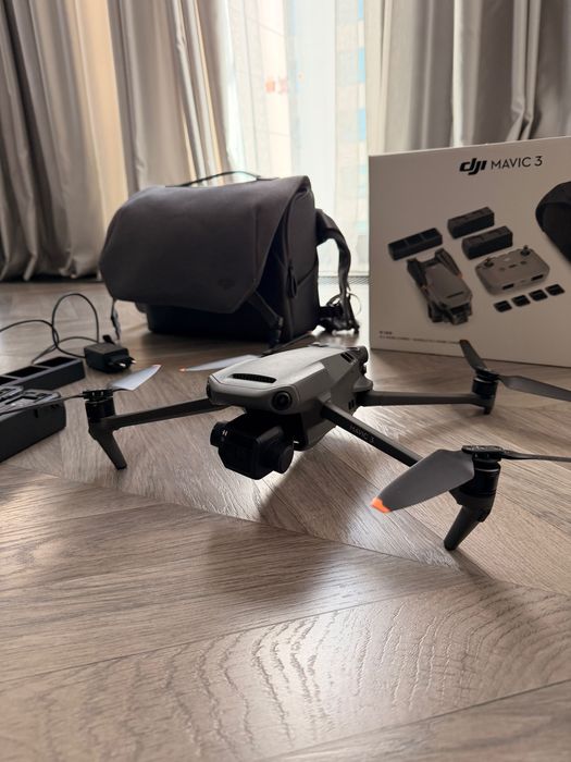 DJI Mavic 3 FlyMore Combo