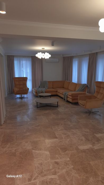 Vand Vila Lux-Exclusivista-Mobilata complet!
