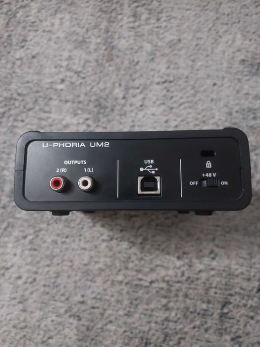 Interfață audio behringer UM2