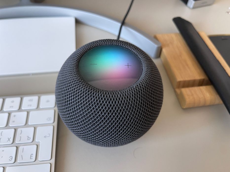 Vând Apple HomePod mini, negru.