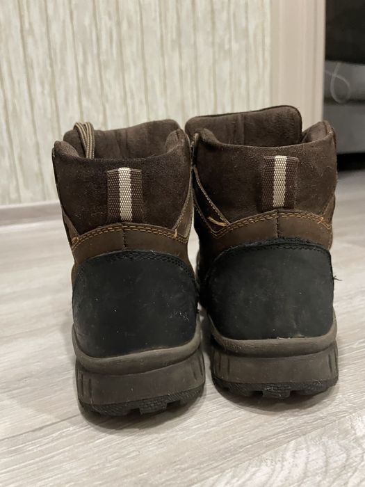 Продам ботинки