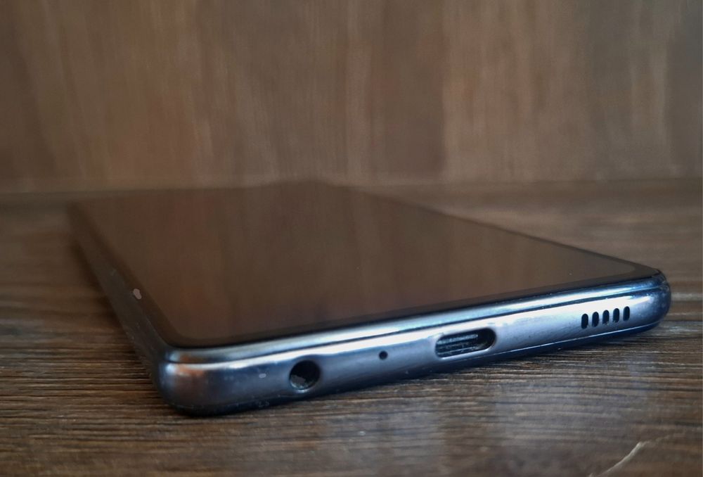 Samsung Galaxy A52s 5G / 128GB / 6GB RAM / Отлично състояние / +Case