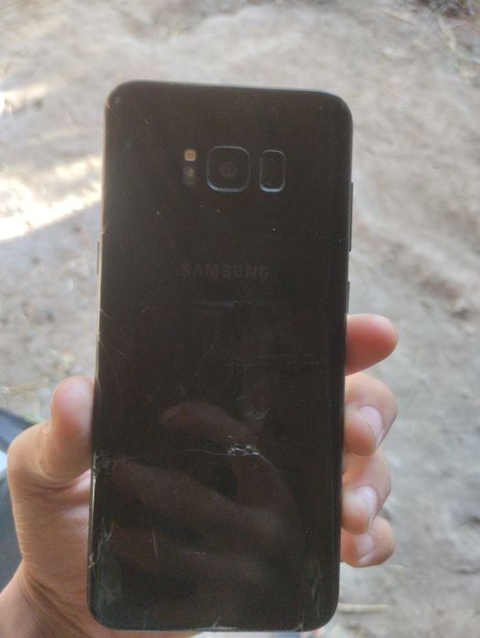 Samsung 8 plus sotiladi