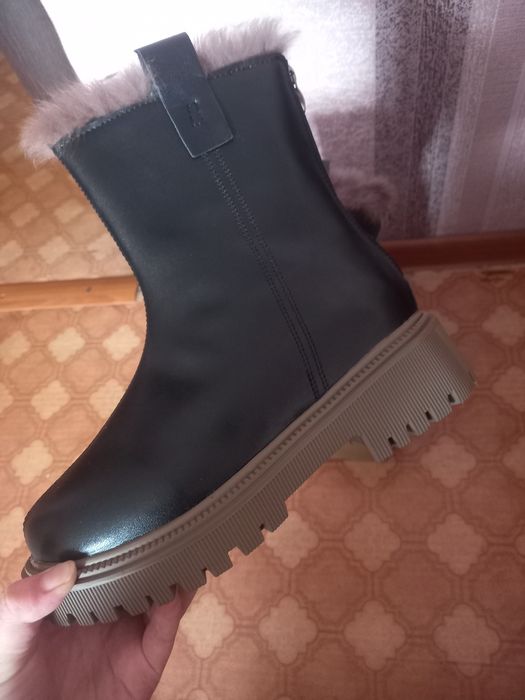 Продам сапоги новые демисезон