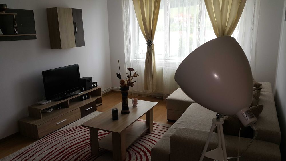 Inchiriez apartament cu o camera langa cladirea Eon