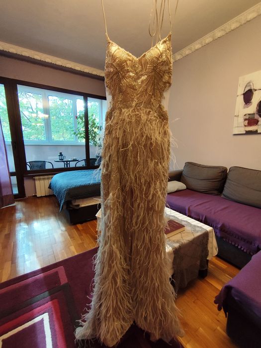 Бална рокля в нежен цвят