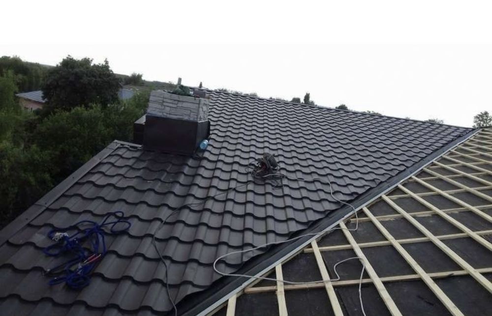 Montaj acoperisuri tigla metalica dulgherie terase foisoare hidroizola