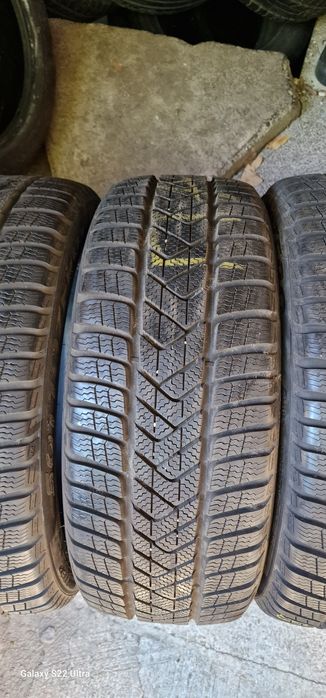 225/45/18 Pirelli Sottozero 3 Winter MOE