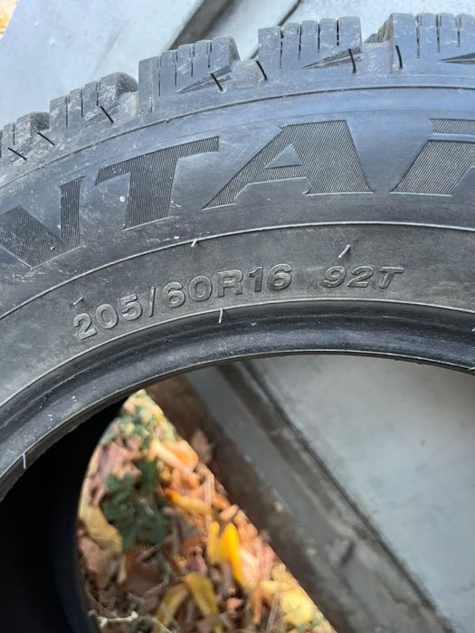 Продам шипованную шину