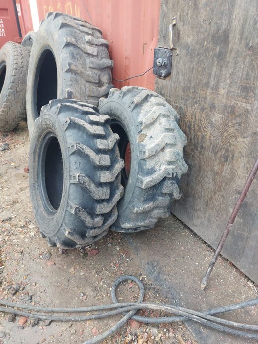 Шины на Tractor экскаватор погрузчик