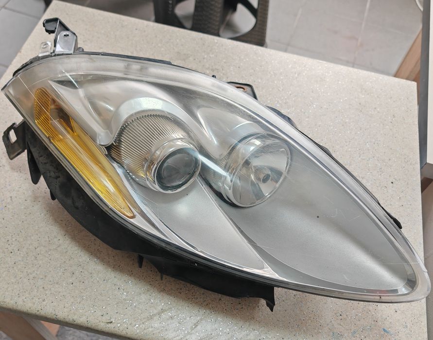 Far stanga dreapta Fiat Bravo cu lupa european