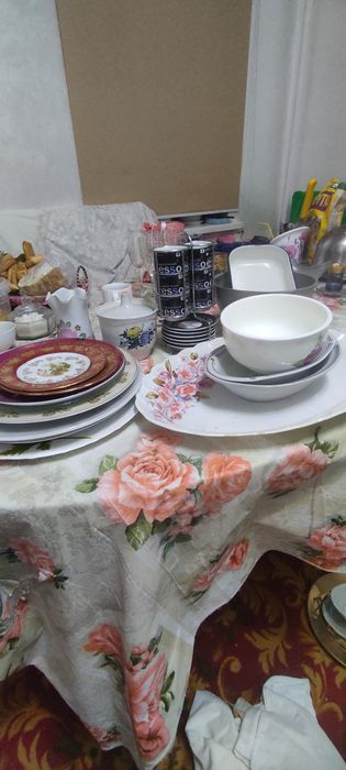 Тарелки большие, блюда