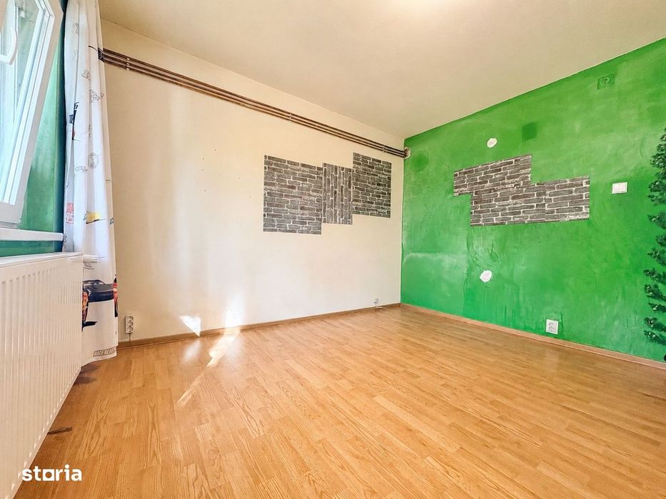 3 camere decomandat, etaj 1, centrală proprie, 2 balcoane + logie