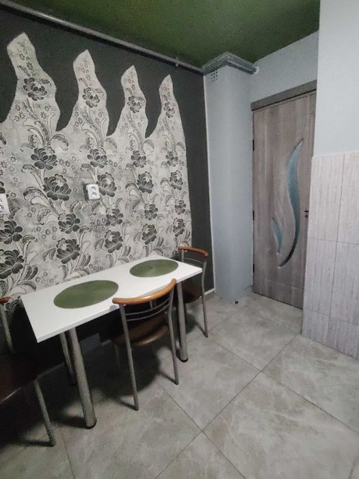 Dau în chirie apartament 3 cam.