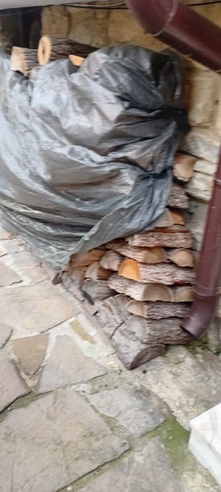 Сухи дърва за огрев