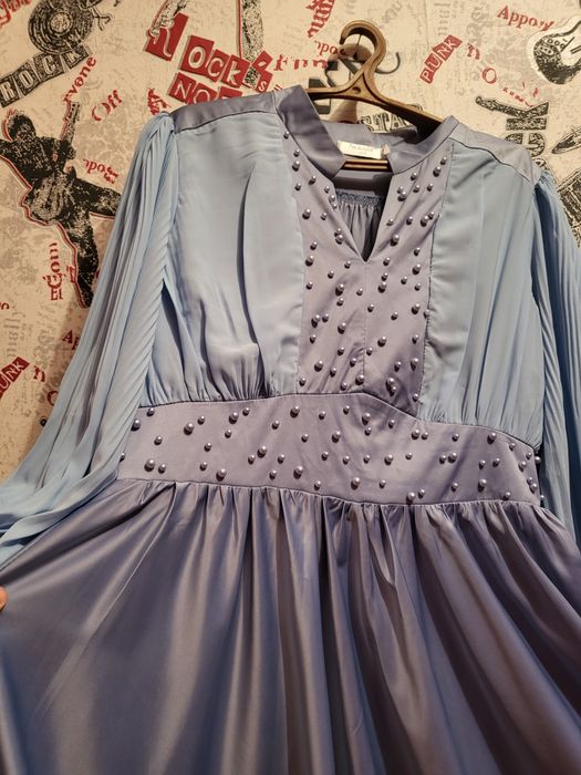 Продам  платья женские новые .