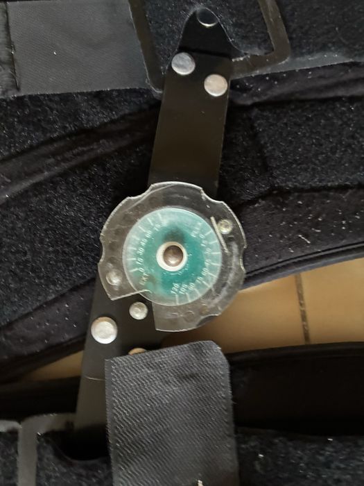 Имобилизираща шина за коляно с градуси