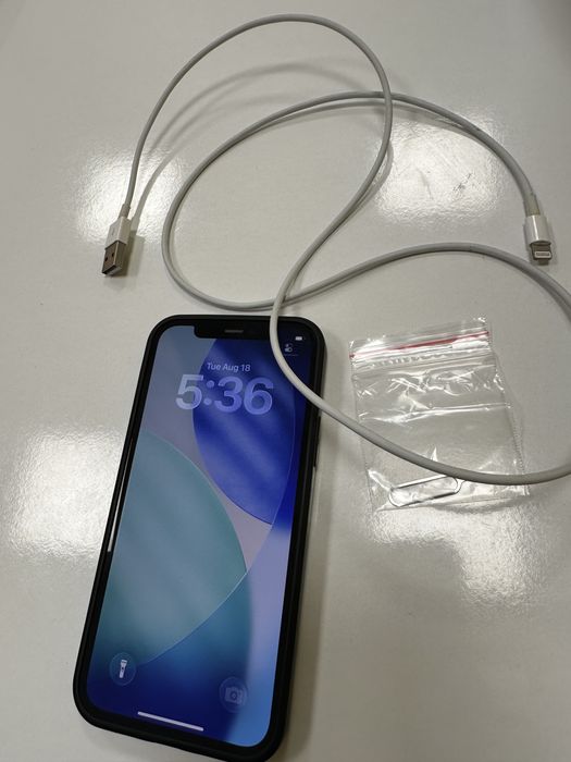 Продава се iphone 12 256GB