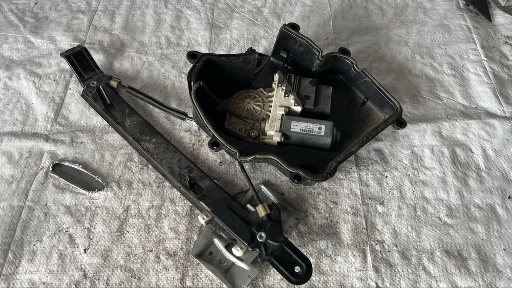 Seat Leon 2 заден десен стъклоповдигач