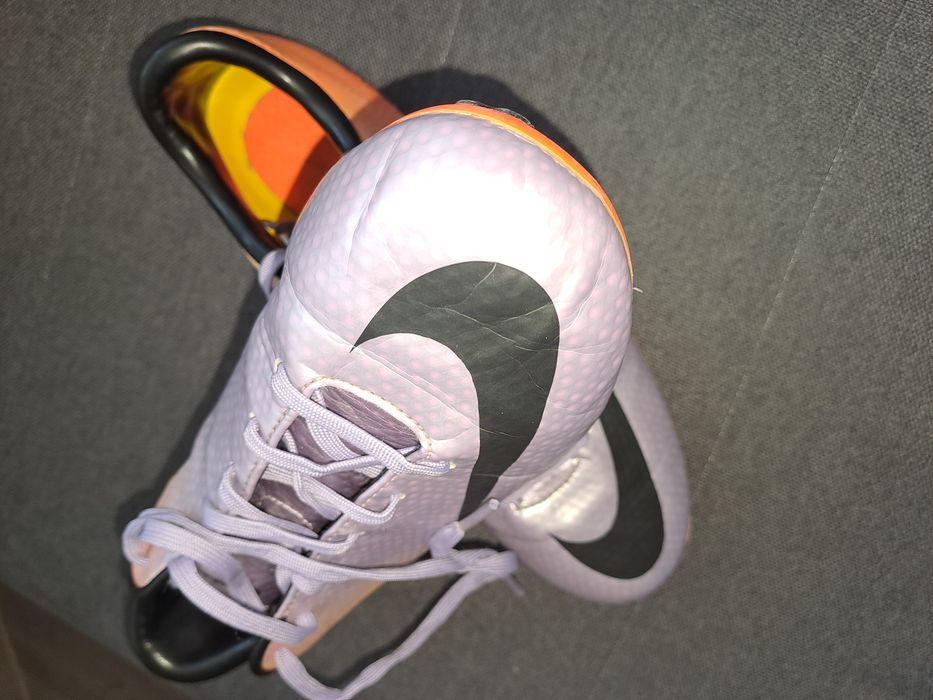 Бутонки/ футболни обувки NIKE 37.5