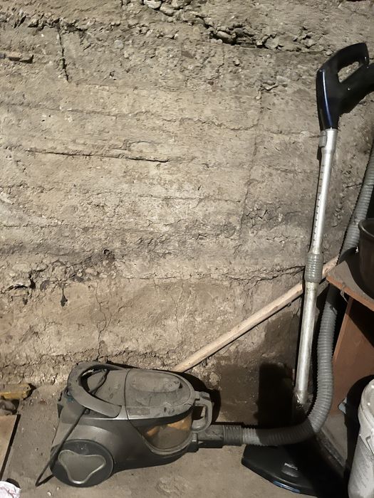 Пылесосы на запчасти , не рабочие