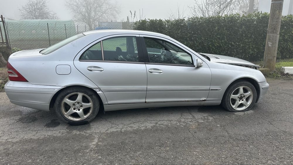 Mercedes C270 W203 НА ЧАСТИ