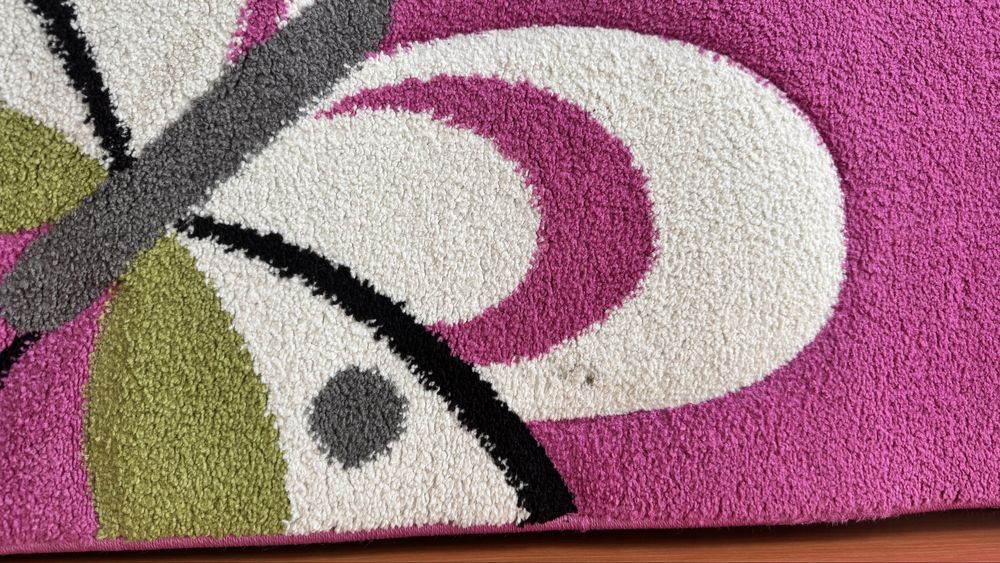 Детски килим с пеперуди