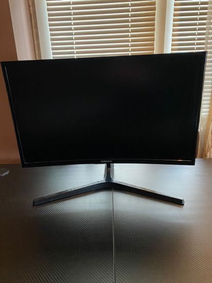 Геймърски монитор Samsung Curved 144hz 24inch
