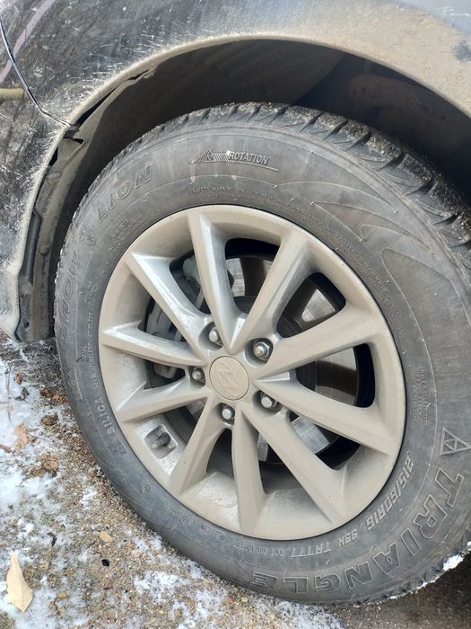 Продам шины автомобиля