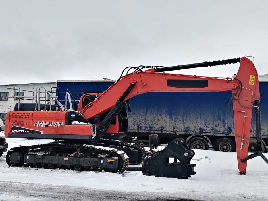 Услуги экскаватора 30 тонн и гидромолота