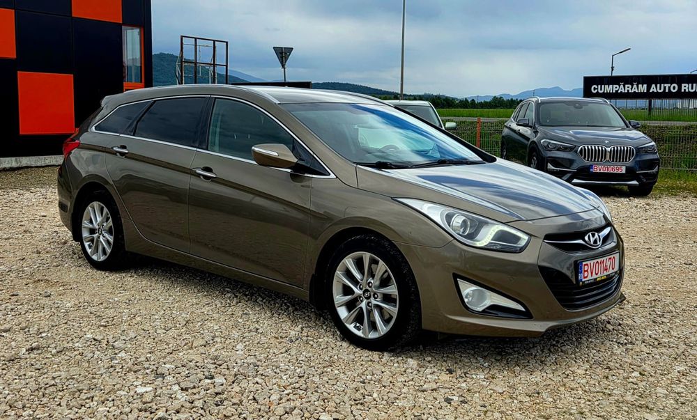 HYUNDAI i40
